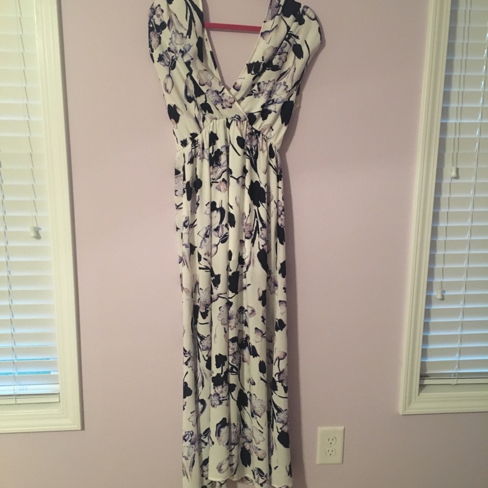 Dainty hooligan falling floral maxi - Picture 3 of 3